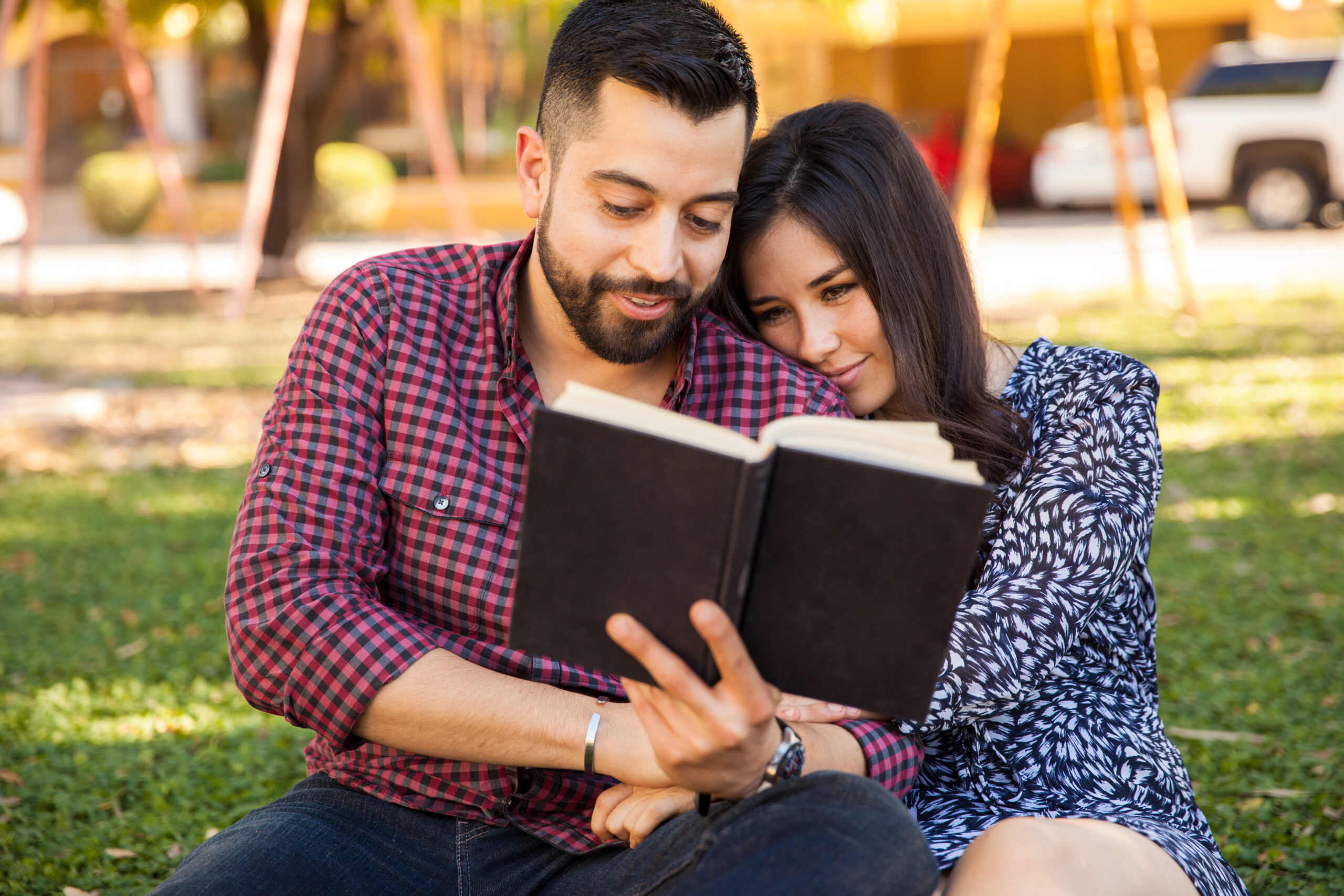 10 Books For Couples To Read Together - Cupla